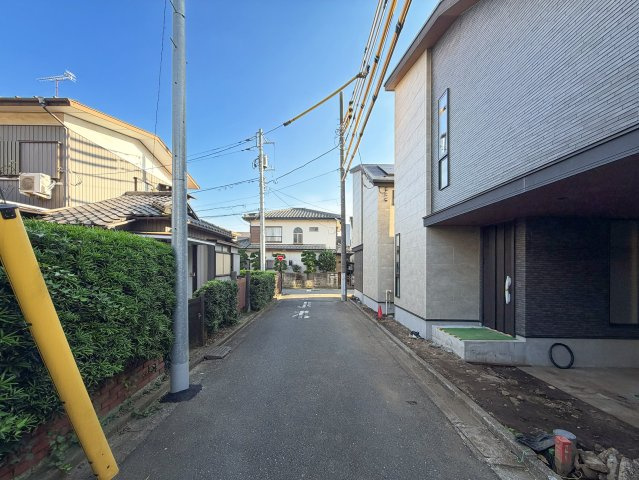 新築分譲［ミラクラス上連雀Ⅱ］の前面道路含む現地写真