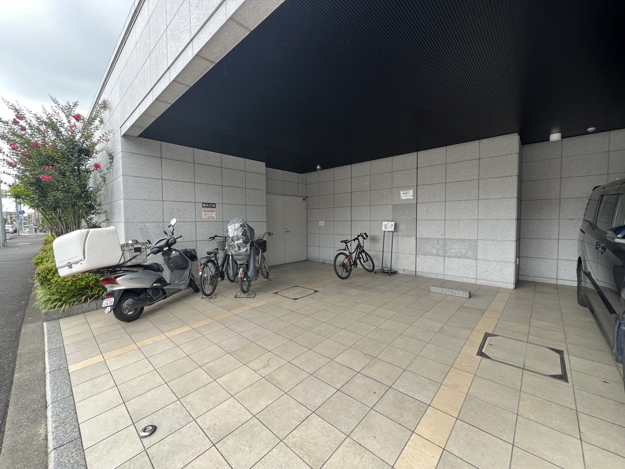 イニシア川口フィールズのその他共用部分|急な来客でも安心！来客用駐車場付き