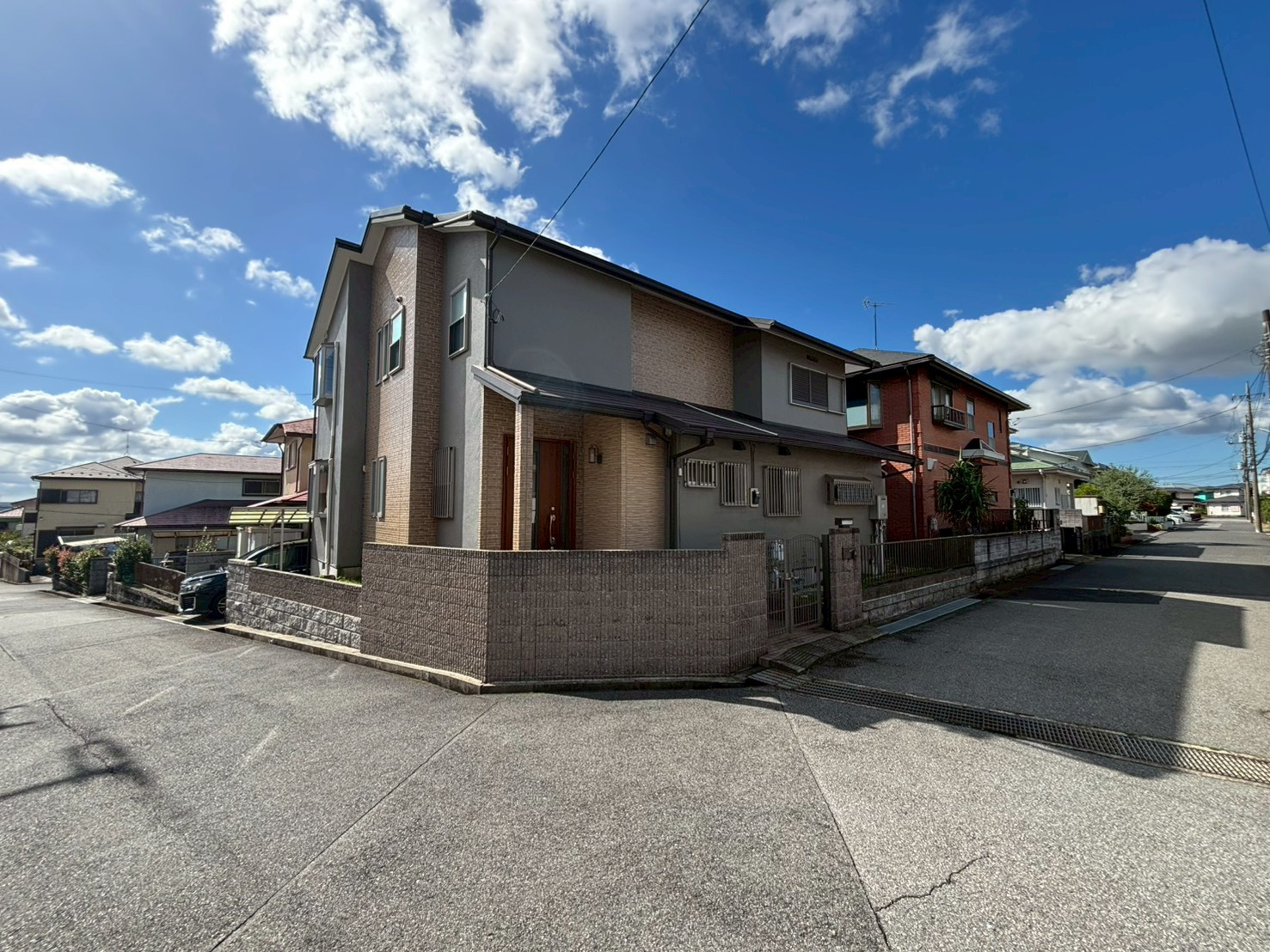 市原市西広4丁目　中古戸建の前面道路含む現地写真