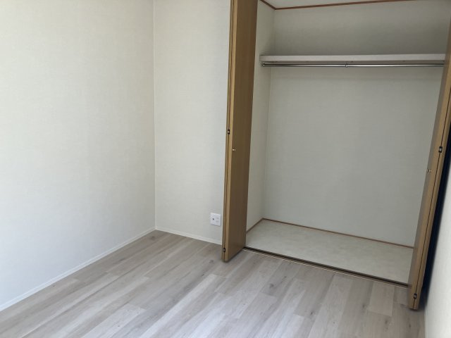 大阪府堺市堺区中安井町3丁3-3の洋室|明るい洋室です
