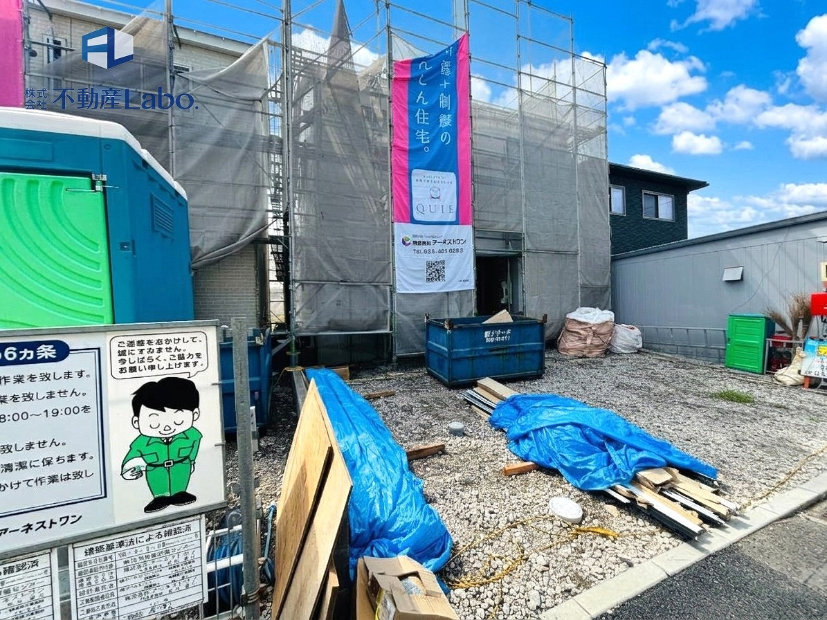 クレイドルガーデン　清水区江尻台町第3　全2棟の外観|●1号棟外観●
道路設置距離が広いので、駐車は最大並列3台可能です！