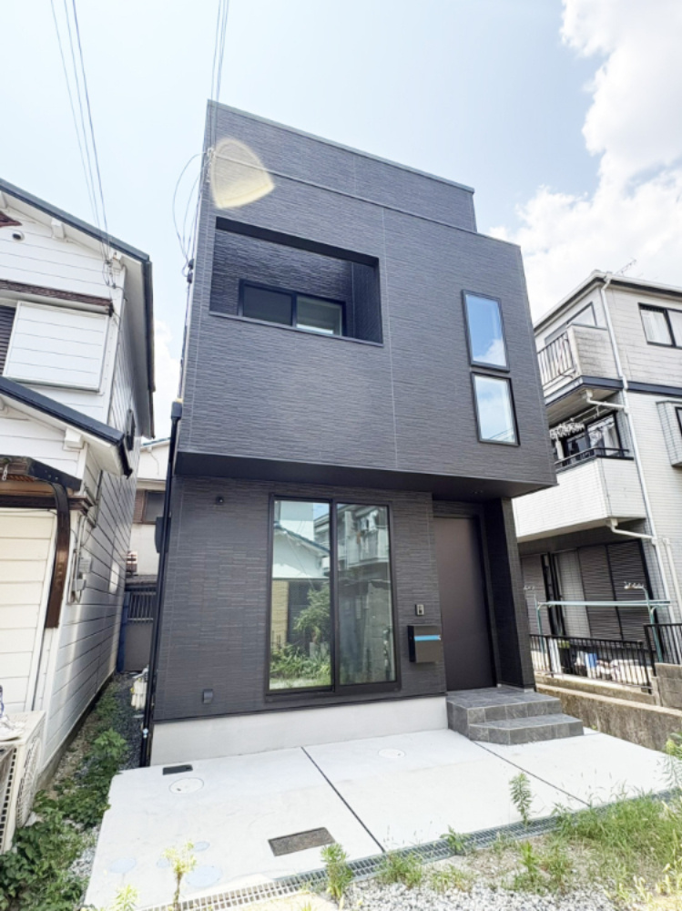 高槻市野田二丁目戸建の外観|建物外観を気になさる方へ、見た目の良い物件です。