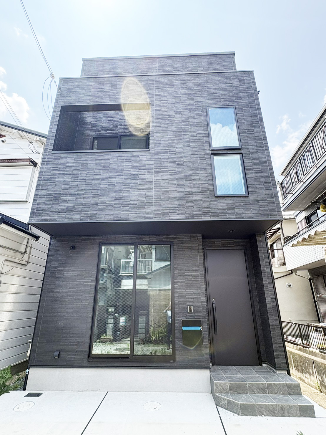 高槻市野田二丁目戸建の外観|落ち着いた外観です。