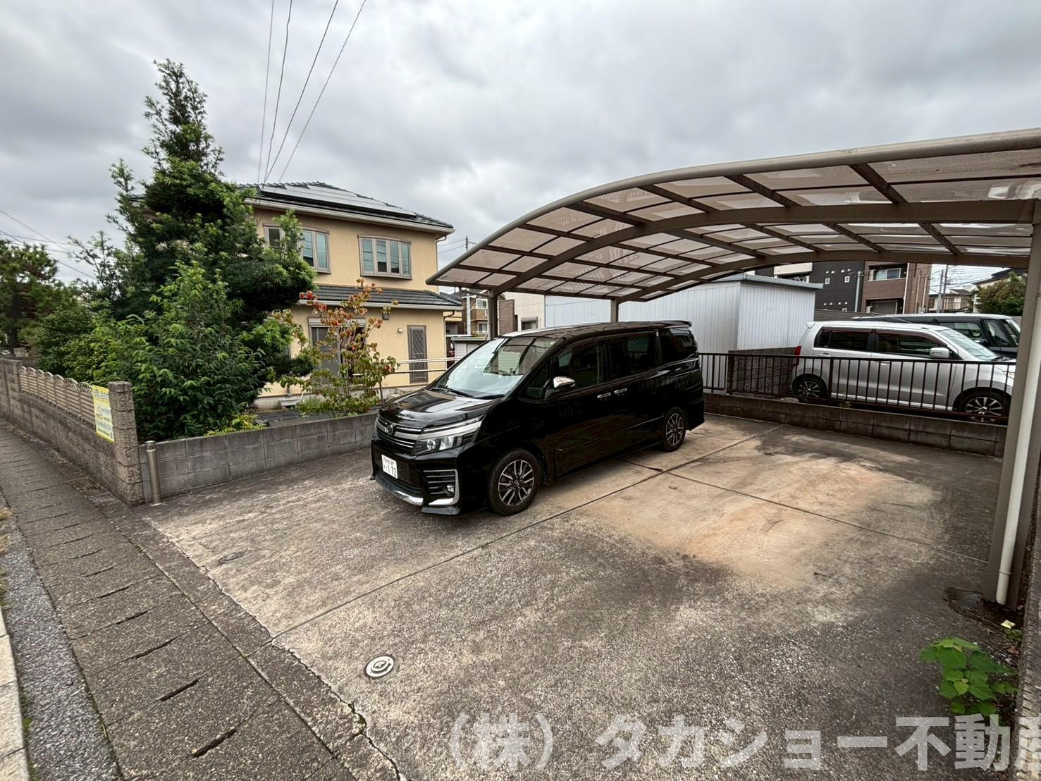 千葉市中央区千葉寺町　中古戸建の駐車場