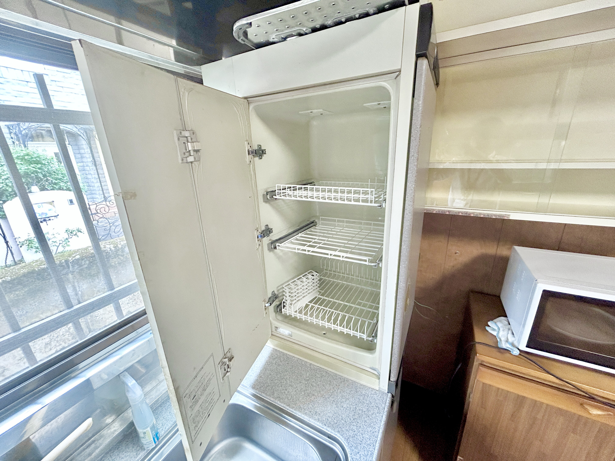 前橋市下沖町　中古住宅の設備|食洗機は手洗いに比べ節水でき、高温洗浄で油汚れもスッキリ。忙しいママの強い味方ですね♪
