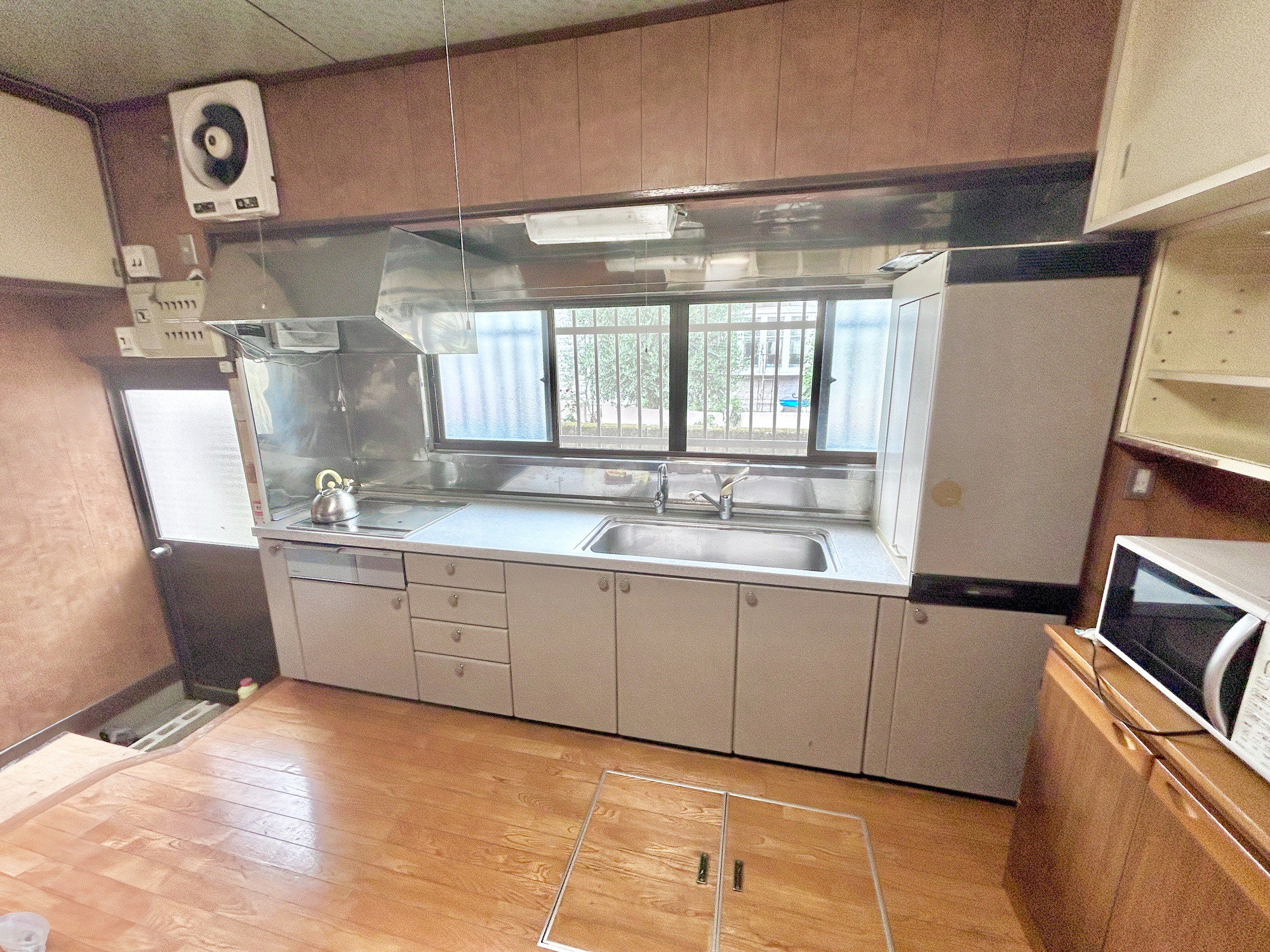 前橋市下沖町　中古住宅のキッチン|"収納が多いのでキッチンの上は常にきれいに保てます！！
お料理がしたくなるそんな嬉しい・楽しいキッチンです♪"
