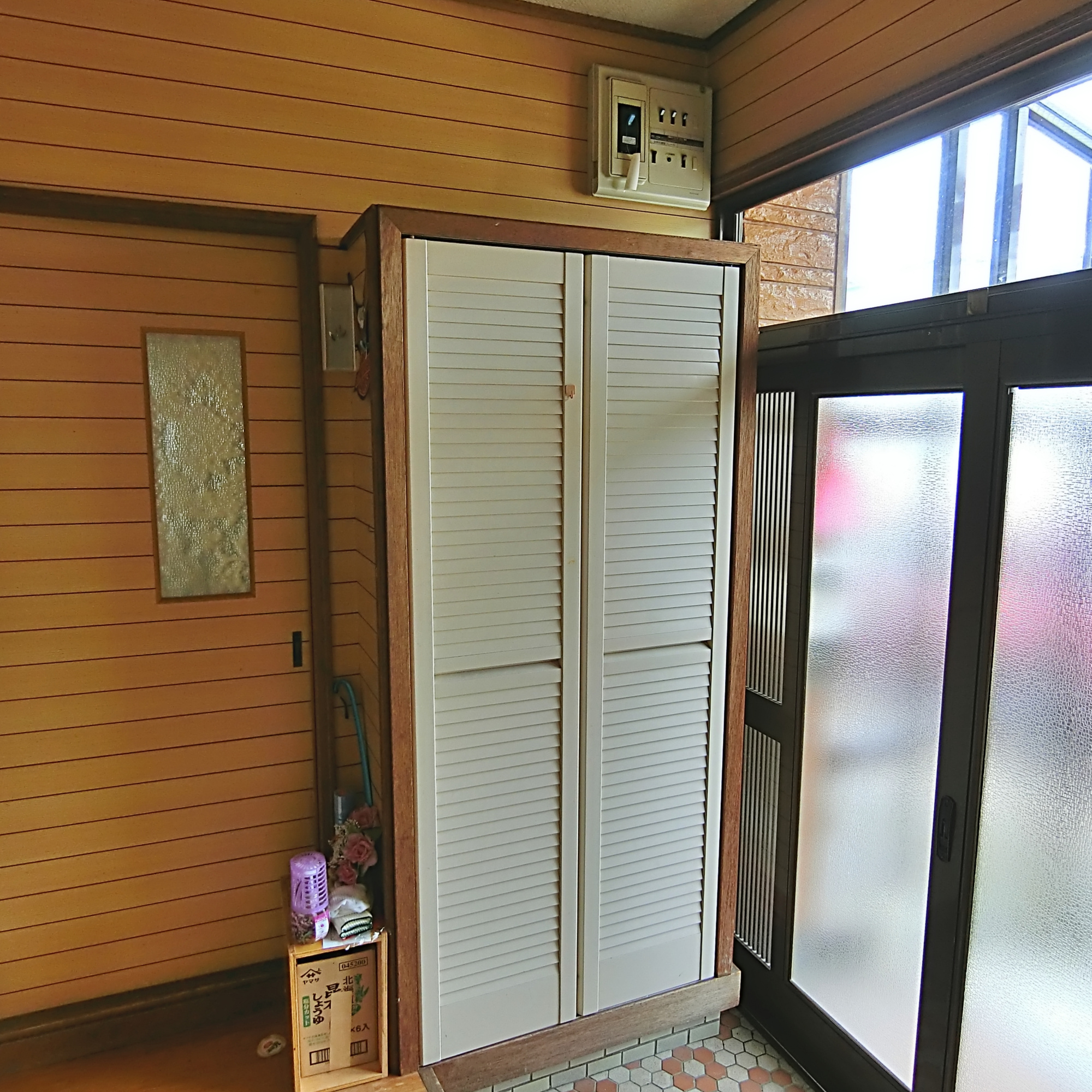 登別市栄町3丁目9‐9　中古住宅の玄関