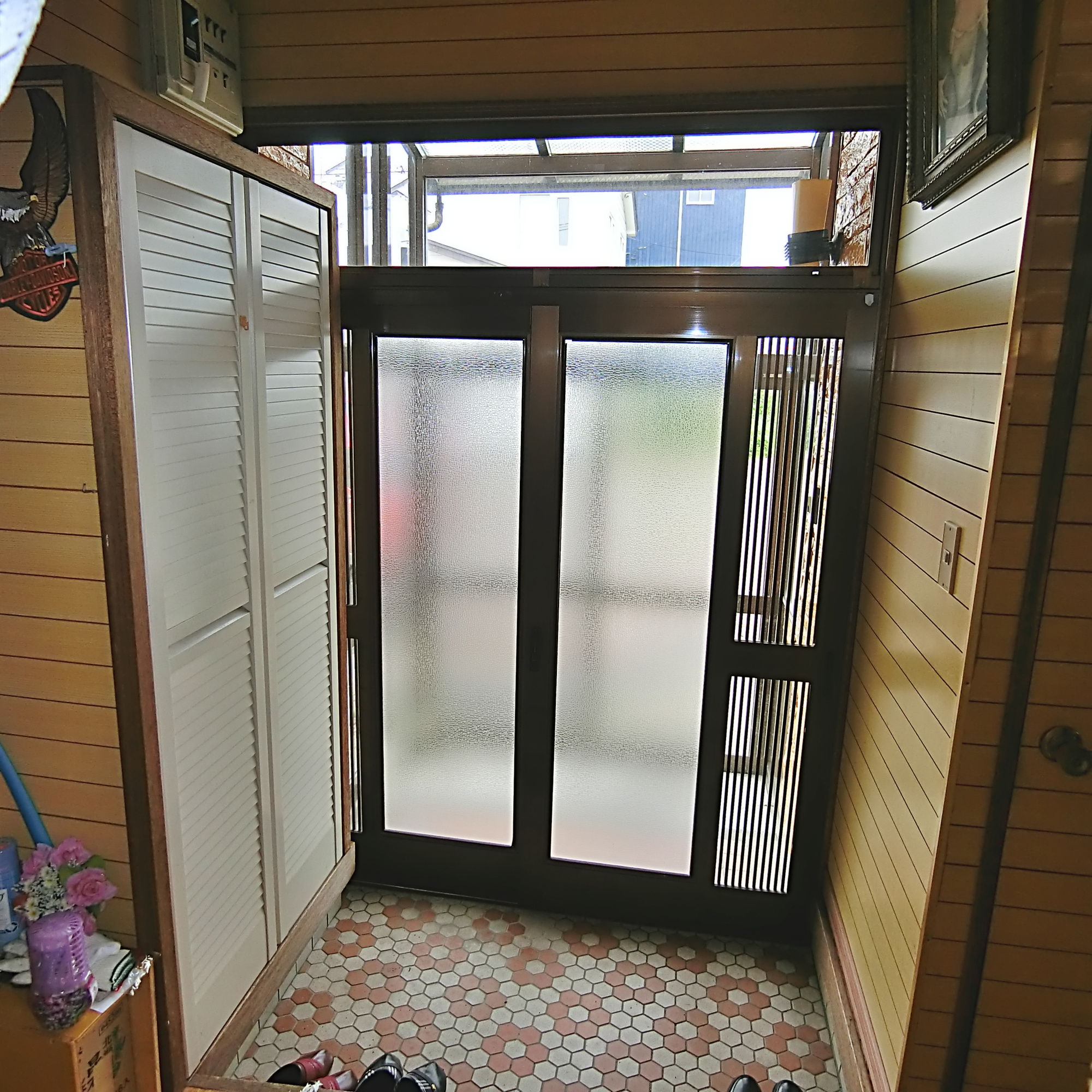登別市栄町3丁目9‐9　中古住宅の玄関